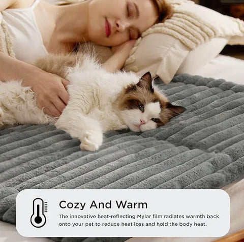 Ultimate Self-Warming Pet Mat: Cozy, Cord-Free, Thermo-Reflective Comfort for Pets